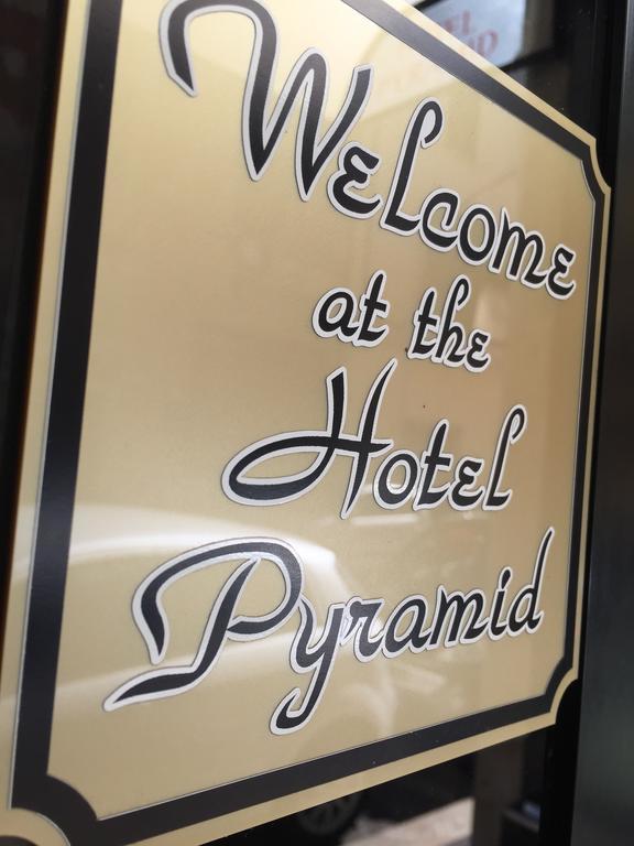 Pyramid 3* Rom